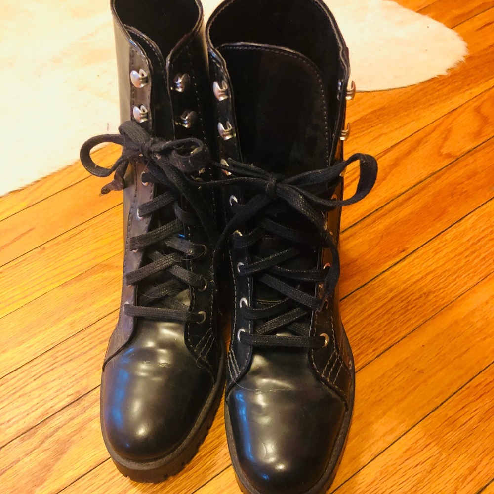 Combat boots